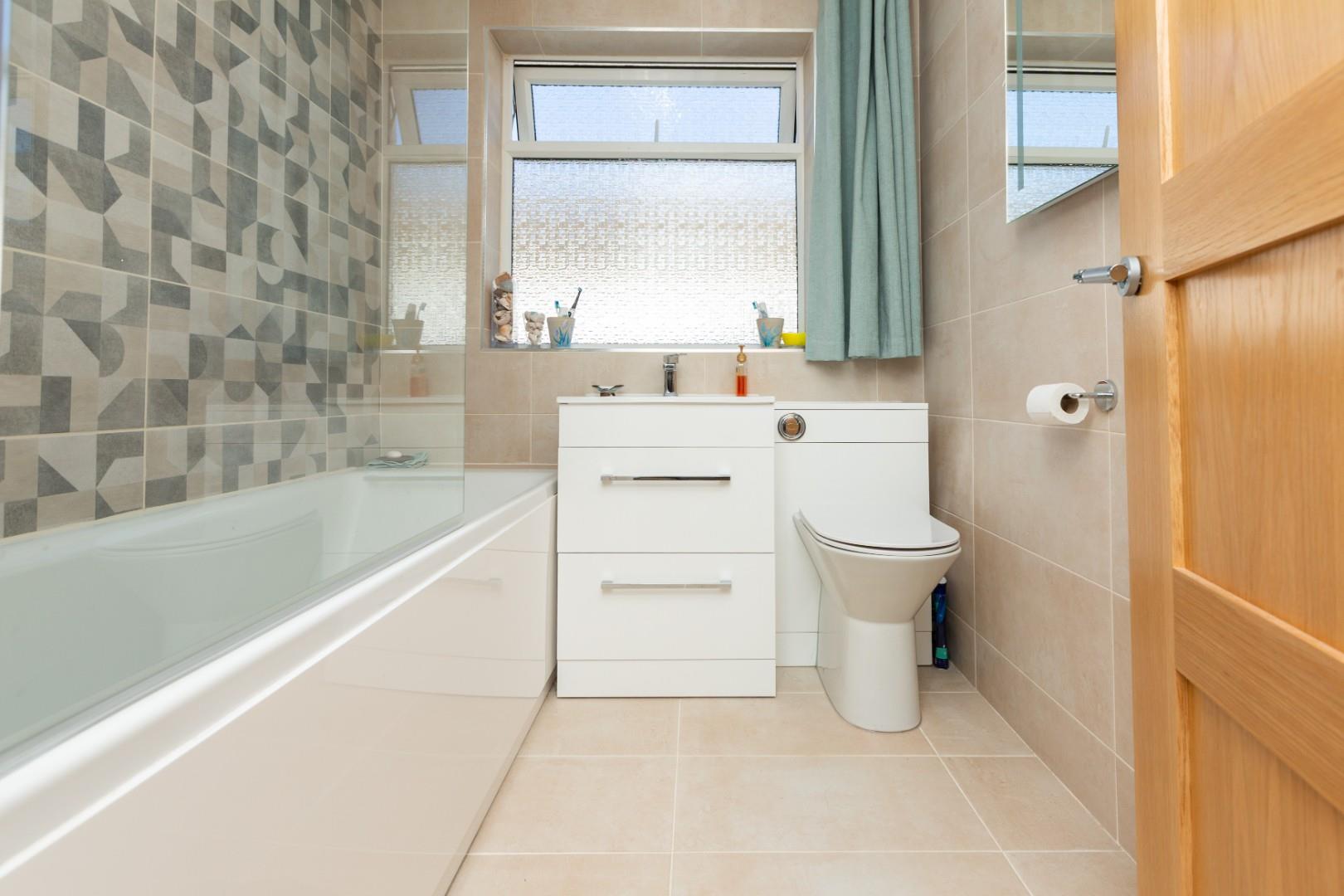 Three Cliffs Drive, Southgate, Swansea, SA3 2BN